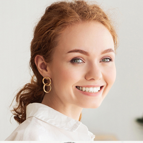 Lauren M headshot